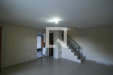 Sala de casa para alugar com 3 quartos, 175m² em Jardim Regina, São Paulo