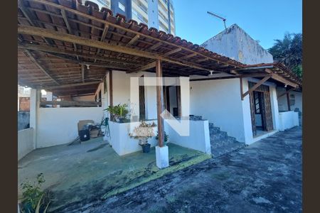 fachada e varanda  de casa para alugar com 3 quartos, 312m² em Boca do Rio, Salvador