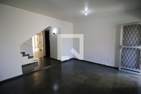 Casa para alugar com 3 quartos, 209m² em Taquara, Rio de Janeiro