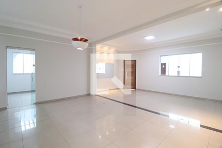 Sala 2 de casa para alugar com 3 quartos, 231m² em Tabajaras, Uberlândia