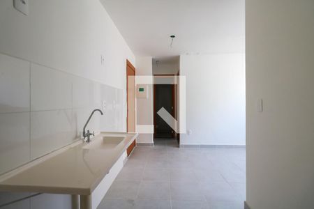 Cozinha e Área de Serviço de apartamento para alugar com 2 quartos, 32m² em Vila Palmares, São Caetano do Sul