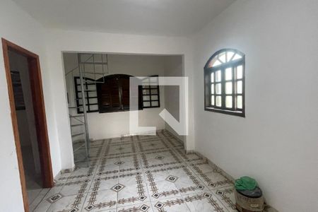 Sala de casa para alugar com 2 quartos, 900m² em Vila Flavia, Duque de Caxias