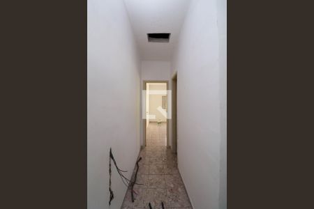 Corredor  de casa à venda com 2 quartos, 99m² em Parque Pinheiros, Taboão da Serra