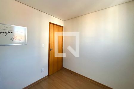 Quarto 2 de apartamento à venda com 2 quartos, 77m² em Fernão Dias, Belo Horizonte