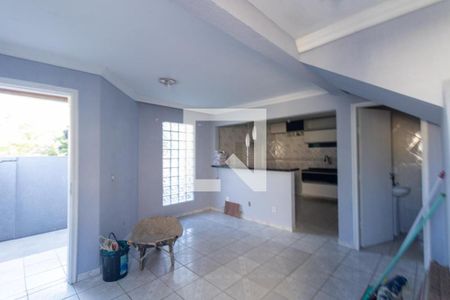 Sala de casa para alugar com 3 quartos, 120m² em Novo Mundo, Curitiba
