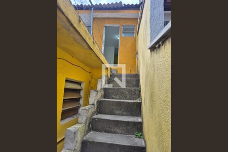 Corredor de casa para alugar com 1 quarto, 15m² em Jardim Panorama, Taboão da Serra