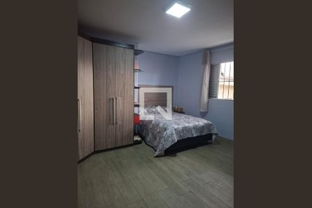 Quarto de casa à venda com 4 quartos, 220m² em Vila Carmosina, São Paulo