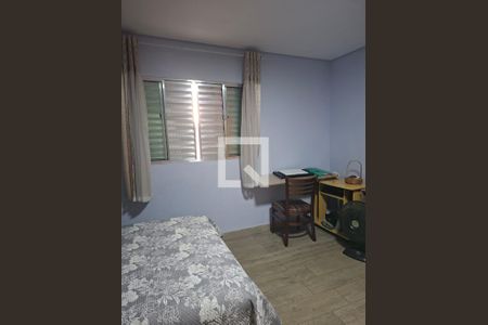 Quarto de casa à venda com 4 quartos, 220m² em Vila Carmosina, São Paulo