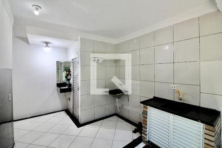 Sala/cozinha de casa de condomínio para alugar com 2 quartos, 40m² em Parque Cisper, São Paulo