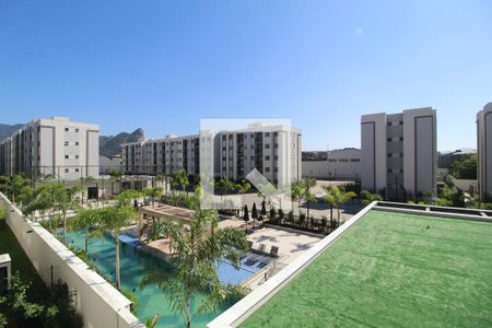 Sala - Vista de apartamento para alugar com 2 quartos, 46m² em Barra Olímpica, Rio de Janeiro