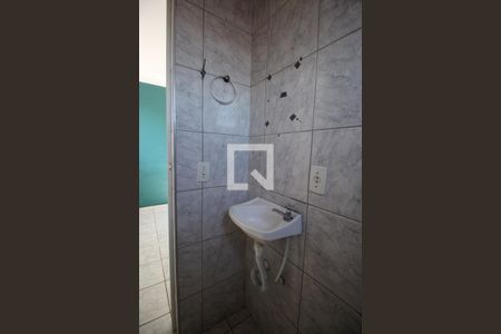 Banheiro 1 de casa para alugar com 2 quartos, 50m² em Jardim Vale das Virtudes, São Paulo