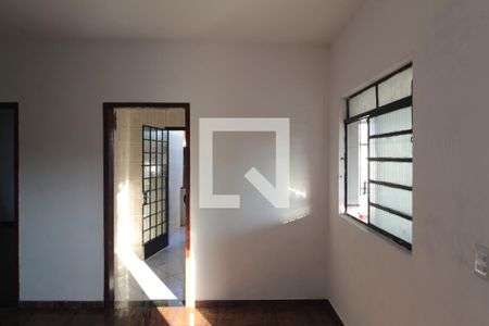 Sala de casa para alugar com 2 quartos, 60m² em Mantiqueira, Belo Horizonte