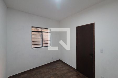 Quarto 1 de casa para alugar com 2 quartos, 60m² em Mantiqueira, Belo Horizonte
