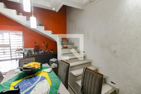 Escada acesso quartos de casa à venda com 3 quartos, 506m² em Parque das Cigarreiras, Taboão da Serra