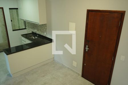 Sala e cozinha de apartamento para alugar com 2 quartos, 45m² em Vila Carrão, São Paulo