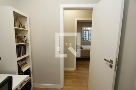 Escritório de apartamento à venda com 3 quartos, 110m² em Belvedere, Belo Horizonte