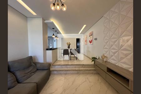 Sala de casa à venda com 3 quartos, 180m² em Castelo, Belo Horizonte
