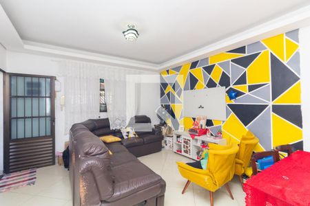 Sala de casa à venda com 4 quartos, 120m² em Conjunto Residencial José Bonifácio, São Paulo