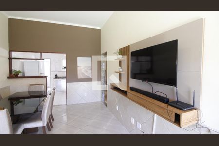 Sala de casa de condomínio para alugar com 2 quartos, 66m² em Ogiva, Cabo Frio