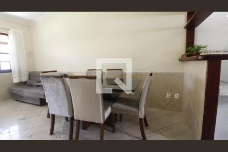 Sala de casa de condomínio para alugar com 2 quartos, 66m² em Ogiva, Cabo Frio