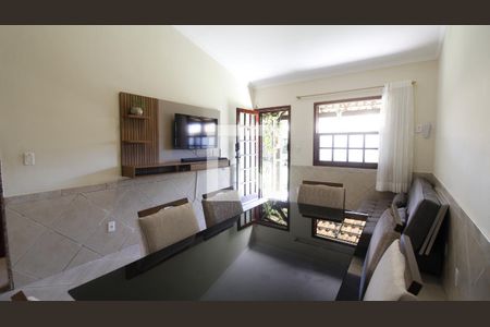 Sala de casa de condomínio para alugar com 2 quartos, 66m² em Ogiva, Cabo Frio