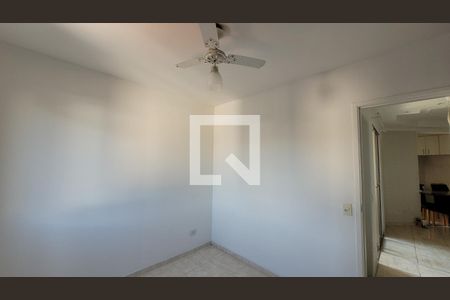 Quarto 01 de apartamento para alugar com 2 quartos, 55m² em Vila Maria Augusta, Itaquaquecetuba