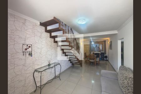 Sala de casa de condomínio para alugar com 3 quartos, 197m² em Taquara, Rio de Janeiro