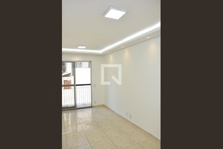 Detalhe - Sala e Sala de Jantar com Varanda de apartamento para alugar com 2 quartos, 52m² em Conjunto Residencial Vista Verde, São Paulo