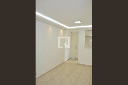 Detalhe - Sala e Sala de Jantar com Varanda de apartamento para alugar com 2 quartos, 52m² em Conjunto Residencial Vista Verde, São Paulo