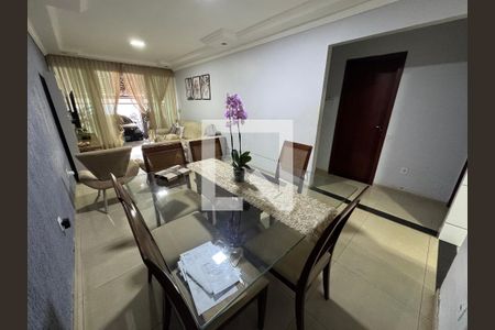 Casa à venda com 4 quartos, 217m² em Riacho Fundo, Brasília