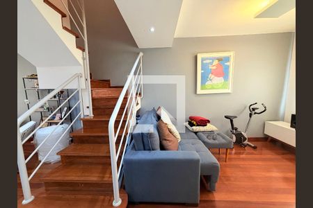 Sala  de casa de condomínio para alugar com 4 quartos, 180m² em Santo Amaro, São Paulo