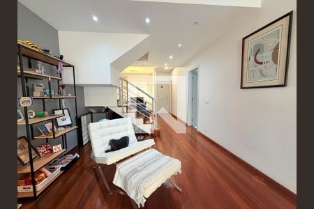 Sala  de casa de condomínio para alugar com 4 quartos, 180m² em Santo Amaro, São Paulo