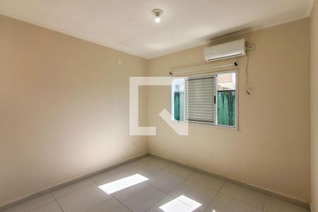 Quarto 1 de casa de condomínio para alugar com 2 quartos, 50m² em Vila Sonia, Praia Grande