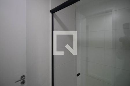 Banheiro de apartamento para alugar com 2 quartos, 47m² em Vila das Bandeiras, Guarulhos