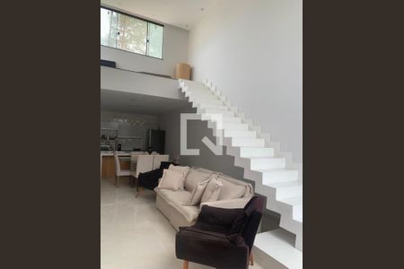 Sala de casa de condomínio para alugar com 3 quartos, 300m² em Vargem Pequena, Rio de Janeiro