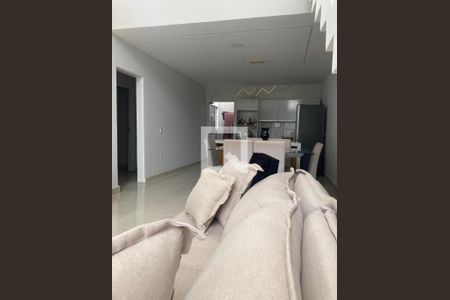 Sala de casa de condomínio para alugar com 3 quartos, 300m² em Vargem Pequena, Rio de Janeiro
