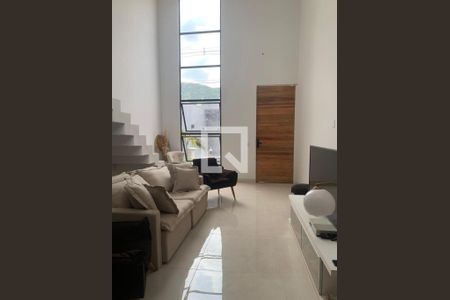 Sala de casa de condomínio para alugar com 3 quartos, 300m² em Vargem Pequena, Rio de Janeiro