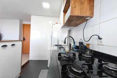 Cozinha de apartamento para alugar com 2 quartos, 47m² em Vila São Bernardo, Campinas