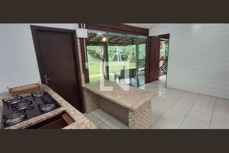 Cozinha de casa para alugar com 3 quartos, 310m² em Rio Tavares, Florianópolis