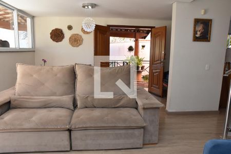 Sala de casa à venda com 3 quartos, 288m² em Jardim da Serra, Jundiaí