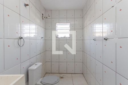 Banheiro de casa para alugar com 1 quarto, 44m² em Jardim Casa Pintada, São Paulo