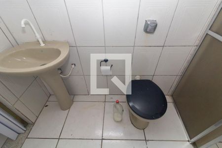 Banheiro de casa para alugar com 1 quarto, 45m² em Jardim Casa Pintada, São Paulo