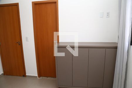 Quarto de casa de condomínio para alugar com 2 quartos, 50m² em Residencial Itatiaia, Anápolis