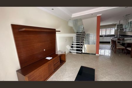 Sala de casa de condomínio para alugar com 3 quartos, 280m² em Parque Santana, Mogi das Cruzes