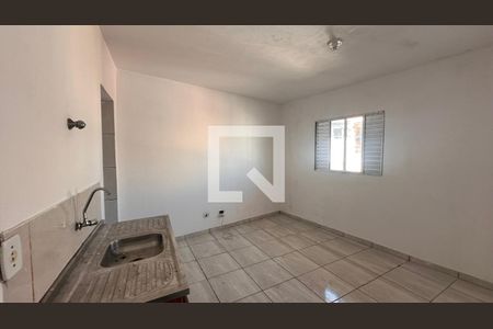 Casa para alugar com 1 quarto, 25m² em Cidade Ipava, São Paulo