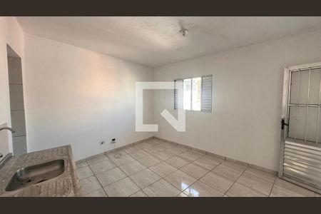 Casa para alugar com 1 quarto, 25m² em Cidade Ipava, São Paulo