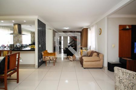 Sala de Estar de casa de condomínio para alugar com 4 quartos, 380m² em Jardim Sao Paulo Ii, Cotia