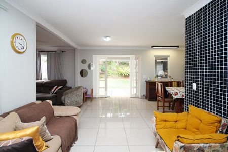 Sala de Estar de casa de condomínio para alugar com 4 quartos, 380m² em Jardim Sao Paulo Ii, Cotia