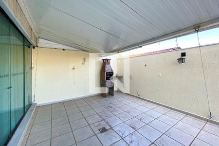 Varanda coberta de apartamento para alugar com 4 quartos, 204m² em Sagrada Família, Belo Horizonte