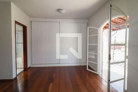 Casa para alugar com 4 quartos, 190m² em Vila Bourbon (sousas), Campinas